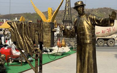 景區(qū)擺放玻璃鋼仿銅民俗拍照人物雕塑