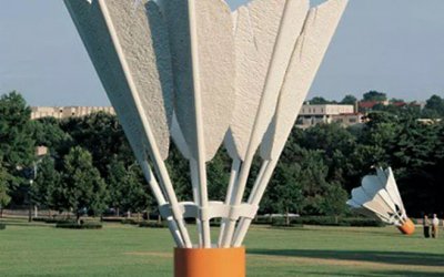 戶外草坪玻璃鋼仿真羽毛球雕塑