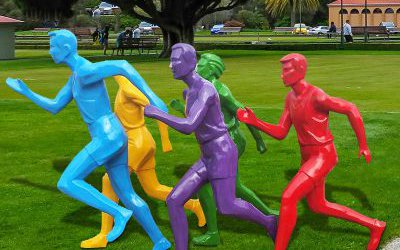 園林景觀幾何跑步運動人物玻璃鋼雕塑