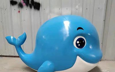 公園游樂場擺放的玻璃鋼彩繪卡通鯨魚雕塑