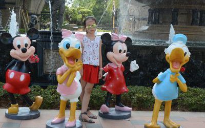 景區(qū)裝飾玻璃鋼卡通動(dòng)物雕塑