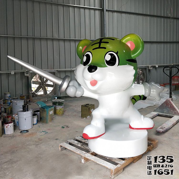 游樂(lè)場(chǎng)擺放卡通老虎擊劍彩繪玻璃鋼雕塑 游樂(lè)場(chǎng)擺放卡通老虎擊劍彩繪玻璃鋼雕塑