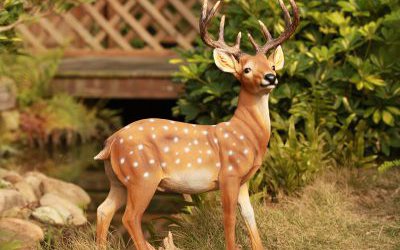 景區創意玻璃鋼彩繪仿真動物梅花鹿雕塑