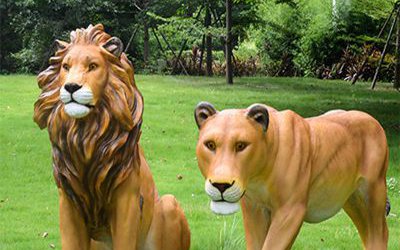 公園草坪玻璃鋼仿真彩繪卡通獅子雕塑