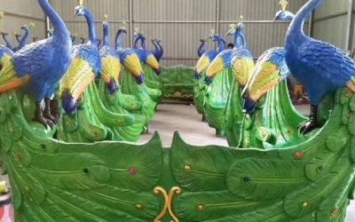 景區大型仿真玻璃鋼彩繪孔雀雕塑