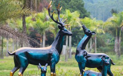 戶(hù)外景區(qū)創(chuàng)意玻璃鋼彩繪大型景觀(guān)裝飾品擺件梅花鹿雕塑