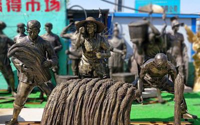 廣場(chǎng)在田地收麥子干農(nóng)活的農(nóng)耕人物玻璃鋼仿銅雕塑