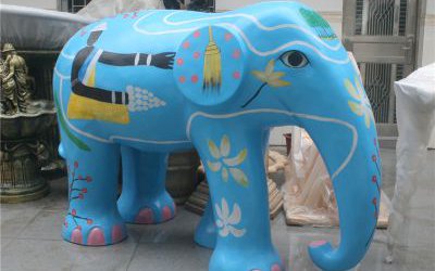 商場大型景觀玻璃鋼彩繪藍色大象雕塑