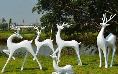 海邊創(chuàng)意裝飾品公園草坪玻璃鋼抽象梅花鹿雕塑