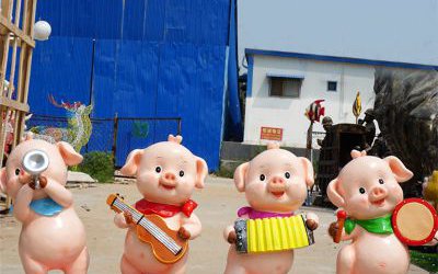 幼兒園玻璃鋼卡通可愛小豬雕塑