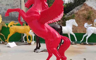 城市廣場玻璃鋼大型彩繪飛馬雕塑