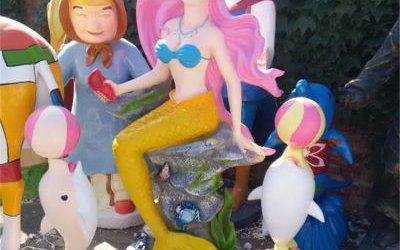 游樂(lè)園玻璃鋼卡通彩繪美人魚(yú)景觀擺件